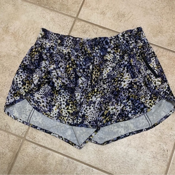 Lululemon Tracker Short V *4" - Picture 3 of 6